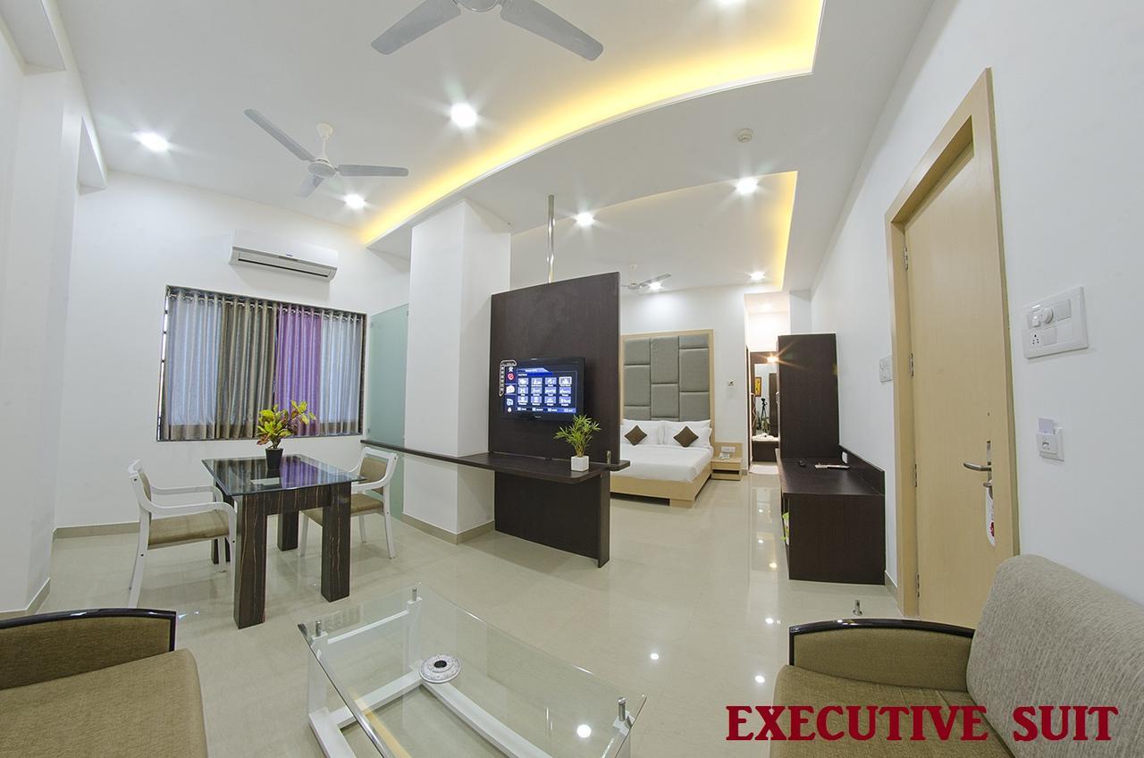 Jk Rooms 109 Hotel Mayur Nagpur Eksteriør billede